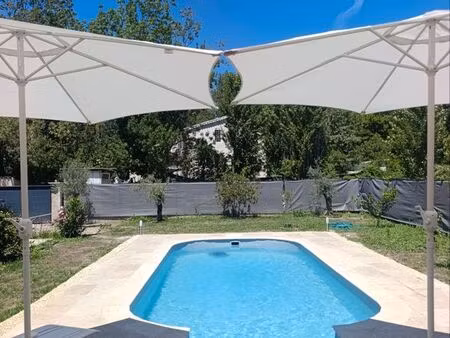 4 pièces jardin  piscine privée  four à pizza  barbecue location septembre à mai