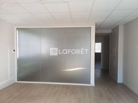 local commercial 152 m² la fare les oliviers
