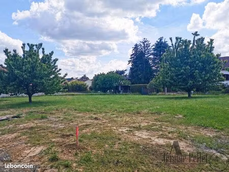 terrain 600 m² communay