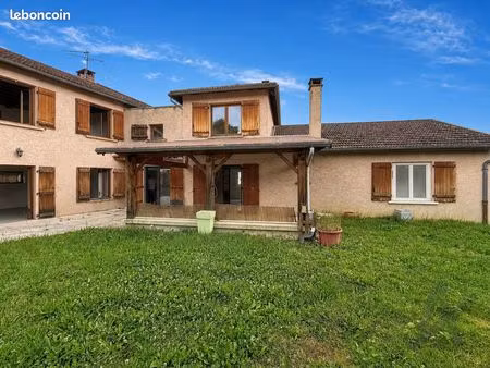 maison 5 pièces 177 m²