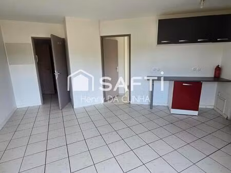 t2 avec balcon + piscine  loué ou non 800€/mois !