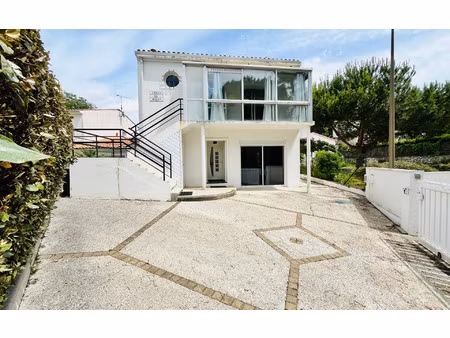 maison royan m² t-5 à vendre  530 000 €