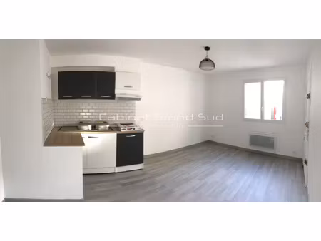 location appartement 2 pieces de 33m2 en rez chaussée avec c