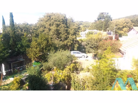 appartement t2 de 47 m2 au 2ème étage - beausset centre