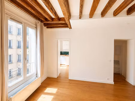 studio paris 10e - 24.36 m2- nouveaute