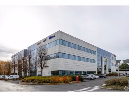location local d’activités villepinte 93420 256m²