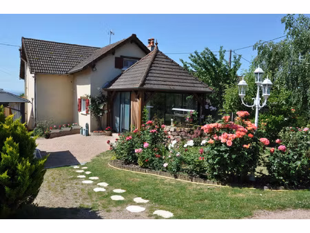 belle maison de campagne  avec 3 chambres et dépendances