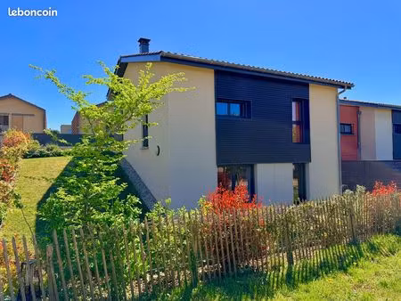 propriété 5 pièces 143 m²