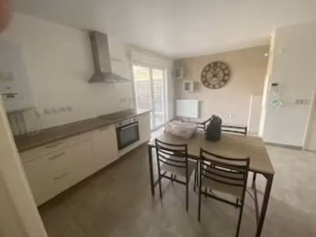 location meublée appartement 2 pièces 38 m² à toulon (83000)  800 €