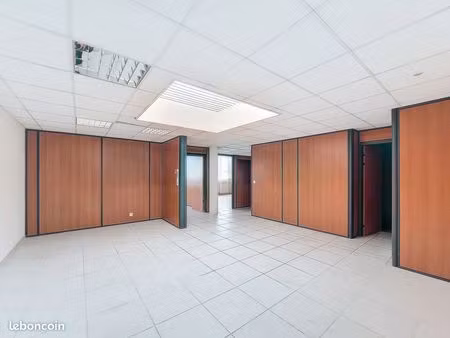 218m² locaux / formation / paramédical. dernier étage  ascenseur ...