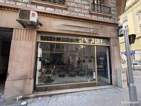 local commercial 24 m² nice