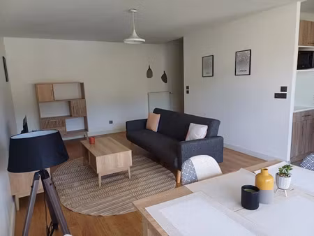 location meublée appartement 3 pièces 71.57 m² à saint-genis-pouilly (01630)  1 765 €