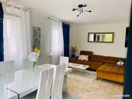 maison 140 m² - 5 chambres - vue château des allymes - terrain 1000 m² - sans vis-à-vis