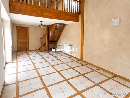 maison 8 pièces 210 m²
