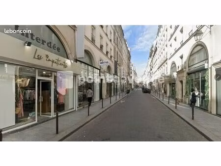 commerce habillement/textile 38 m²