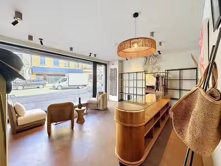 braine-l'alleud : rez commercial 85m² + vitrine