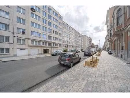 plasky/diamant - garage box sécurisé en intérieur d'îlot