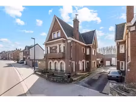 ruime gezinswoning met 5 slaapkamers te heldergem