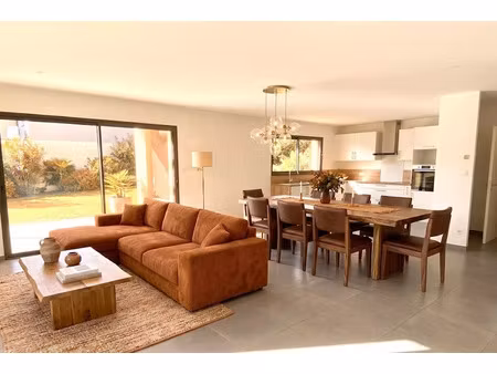 location maison 6 pièces 150 m² à saint-didier-au-mont-d'or (69370)  2 790 €