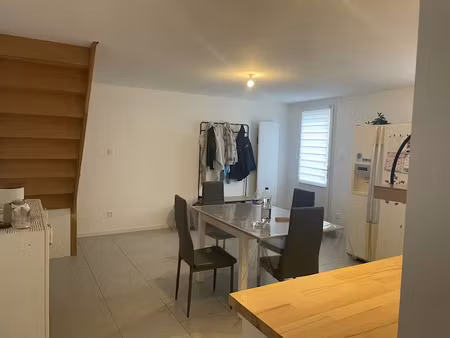 location meublée maison 3 pièces 68 m² à sainte-cecile (85110)  660 €