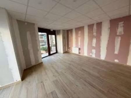 location bureaux et commerces à guilvinec (29730) : à louer / 25m² guilvinec