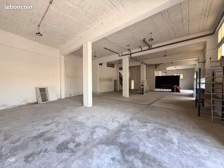 local 476 m² saint-raphaël