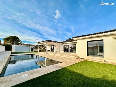 villa 5 pièces 180 m²