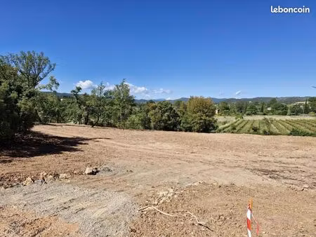 terrain 1 523 m² carces