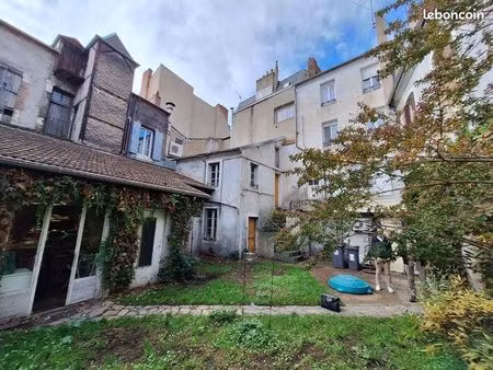 immeuble 309 m² montlucon