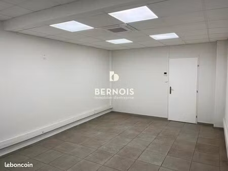 bureau 294 m²