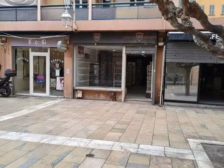 local commercial à proximité du centre mayol toulon à louer
