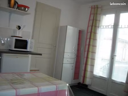 studio meublé de 13m² toutes charges comprises au centre ville