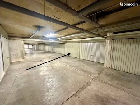 loue garage de 25m2 quartier cabot /campagne berger