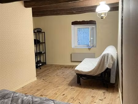 charmante maison ancienne avec jardin spacieux et terrain forestier