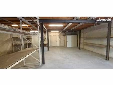 location local 200 m² la garde + 230m2 terrain clos