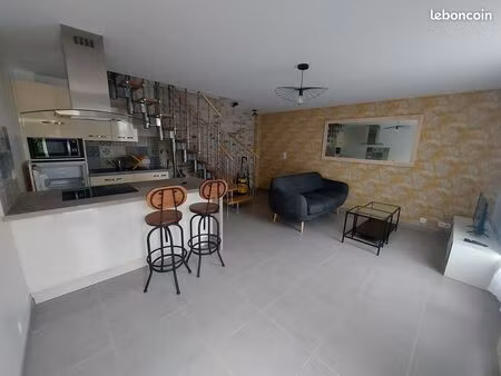 t3 meublé avec 2 salles de bain  garage individuel  proximité gare et tram  colocation acc