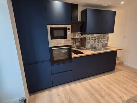 ? t3 meublé 45 m² rénové – chemillé centre – 610 cc – dispo immédiate