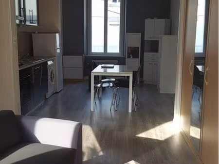 studio meublé 36m2 avec cour privative