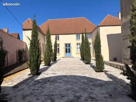 langres centre appartement f2 de 80m2