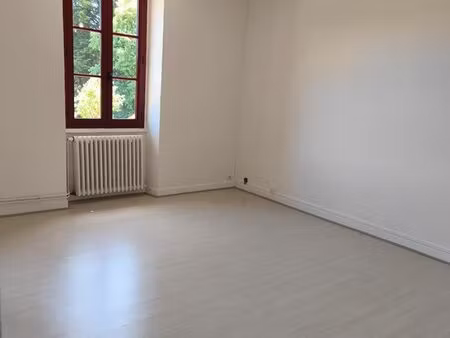 appartement t3 coeur du bourg