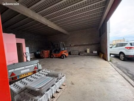 depot hangar a loue
