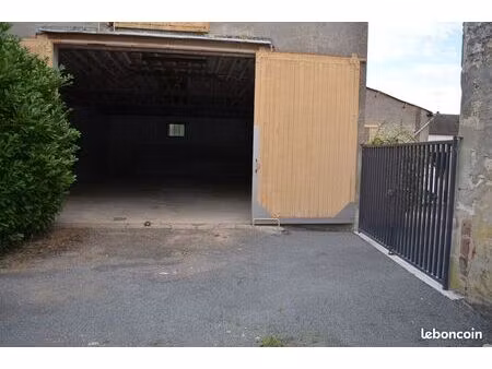 grange 135 m²  entrepôt dépôt hangar local stockage