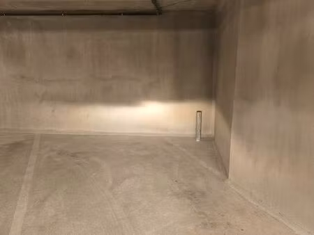 place de parking en sous-sol sécurisé (t6 georges pompidou)