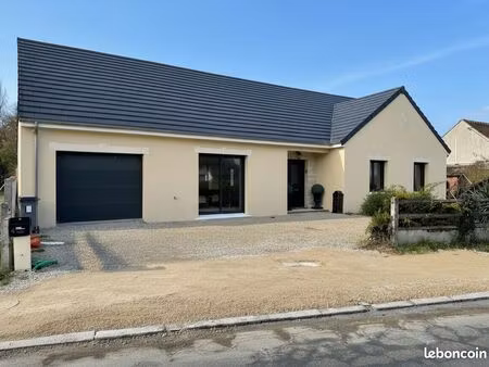 maison de plain-pied avec prestations - 4 chambres avec piscine