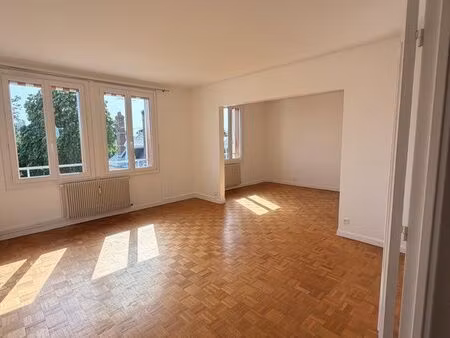 appartement 69 m² - triangle d’or