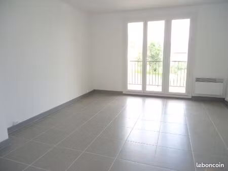 centre morestel t3 avec balcon