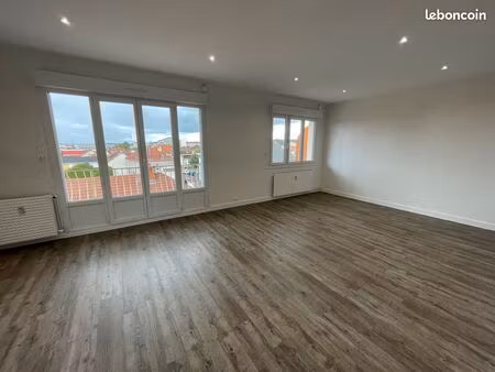 t3 rénové avec balcon et cuisine équipée