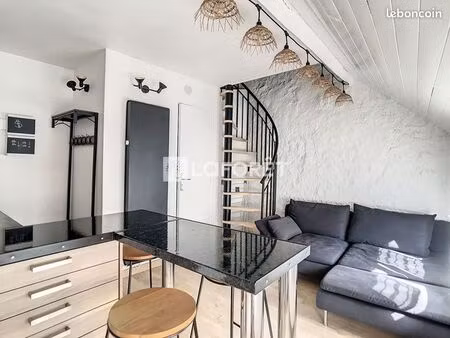 vend studio meublé