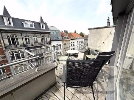 appartement à louer avec terrasse et 2 chambres   ixelles (vbe36013)