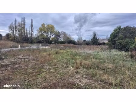 terrain 574 m² cruas